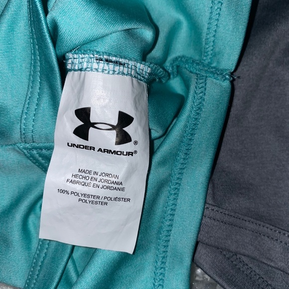 Under Armour 0-3 collared bodysuits - Picture 5 of 5